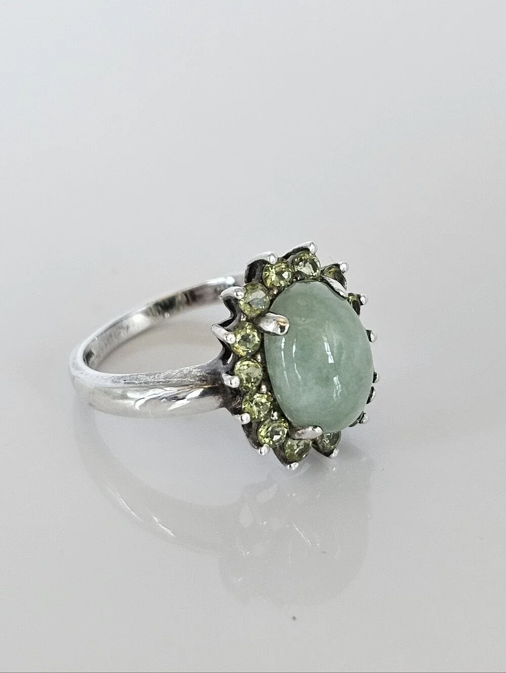Genuine Jade Cabachon & Peridot Ring Sterling Silver Rhodium Size 8!